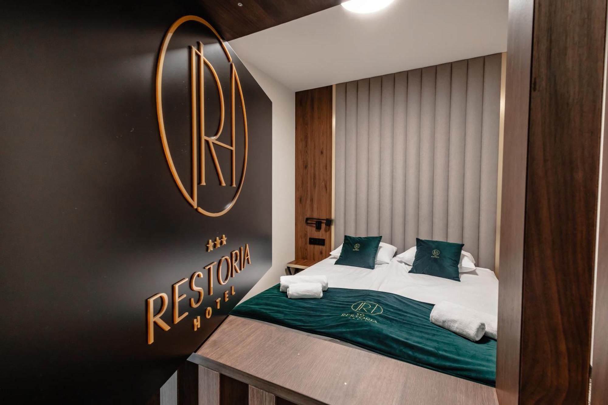 Restoria Hotel*** Radzyn Podlaski Exteriör bild